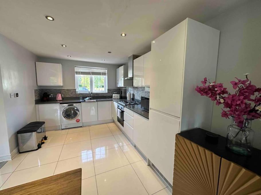 מנצ'סטר Waterside Mufc & Trafford Centre Townhouse 4 Bedroom Free Parking מראה חיצוני תמונה
